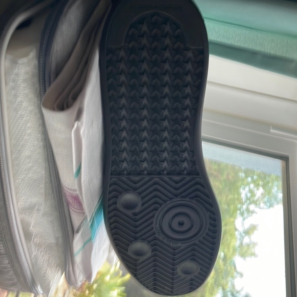 Golden goose in MINT CONDITION never worn - Picture 2 of 6